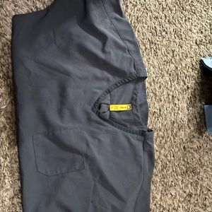 Wonderwink aero grey scrub top size small